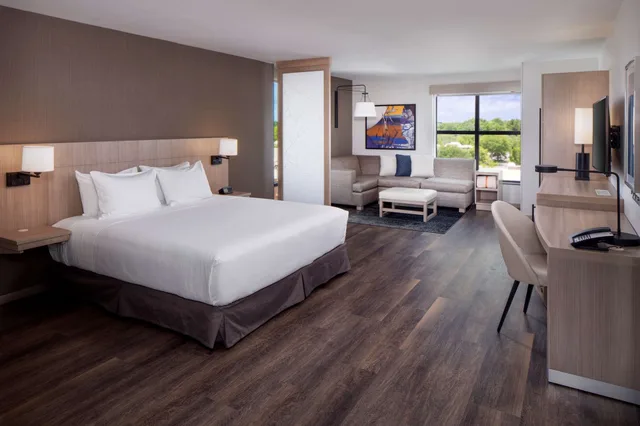 غرفة بسرير كينج مع أريكة لذوي الإعاقة، Hyatt Place Mount Pleasant Towne Centre 1/4