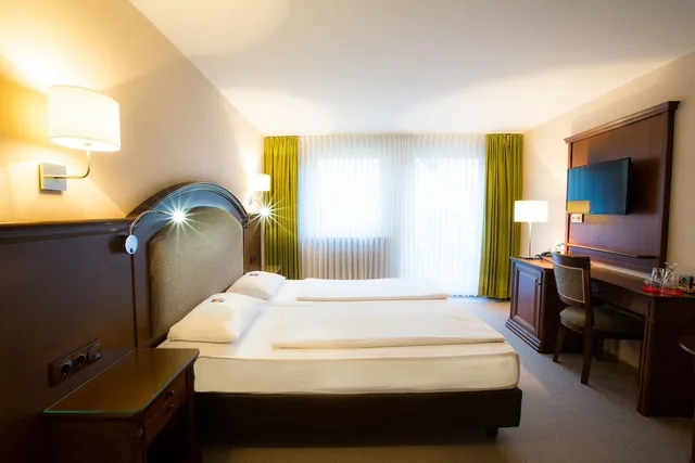 غرفة قياسية بسريرين منفصلين، BURGHOTEL NURNBERG 3/8