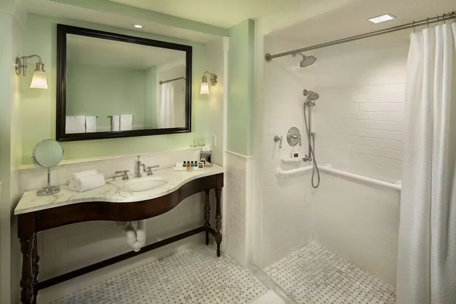 غرفة بريميوم بسرير كينج لذوي الإعاقة، The Carolina Inn, a Destination by Hyatt Hotel 4/5