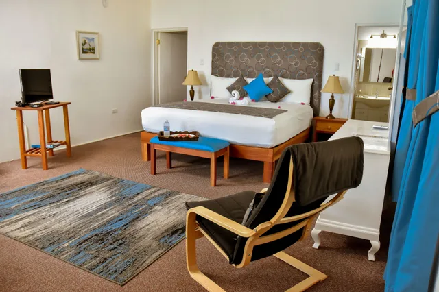 غرفة قياسية بسرير كينج بإطلالة على البحر، Sunset Resort 5/8