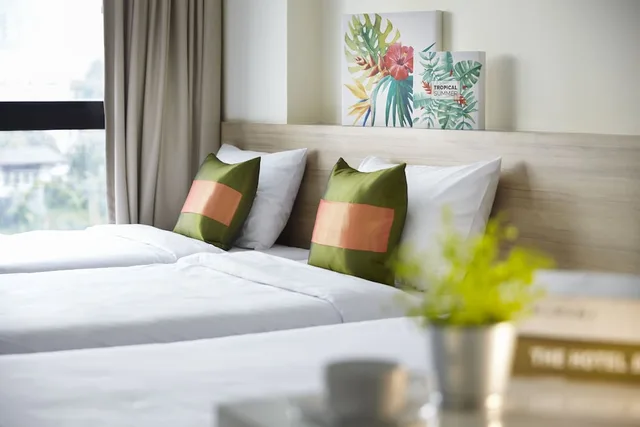 Super, Deluxe, 3 Beds, The Plimplace Hotel 4/5