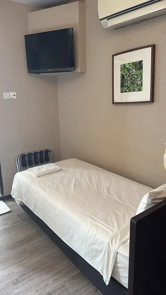 Room, Triple, 3 Beds, City View, The Quay Hotel Little India 6/10