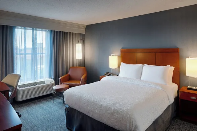 غرفة بسرير كوين لذوي الإعاقة، Courtyard By Marriott Springfield Downtown 1/7