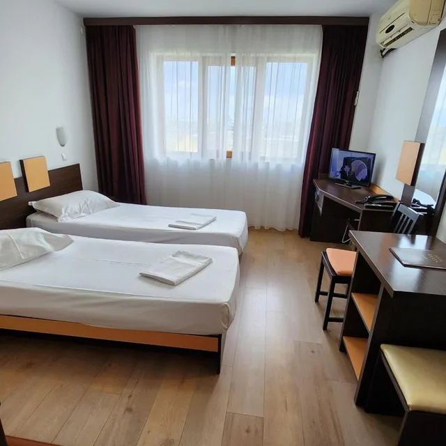 غرفة بسرير مزدوج أو سريرين منفصلين، Arion Hotel 1/6