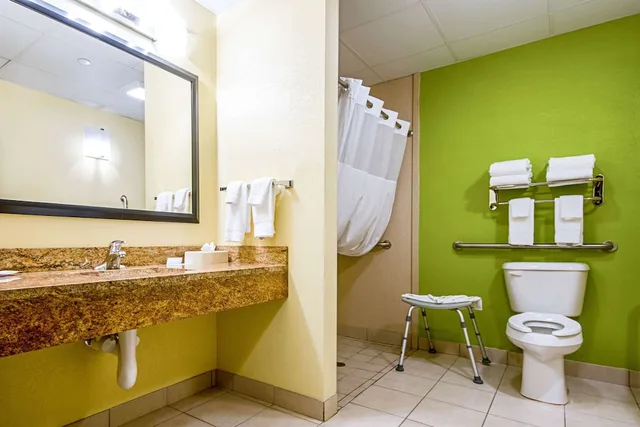 غرفة بسريرين مزدوجين لذوي الإعاقة، Quality Inn & Suites Glenmont - Albany South 2/4
