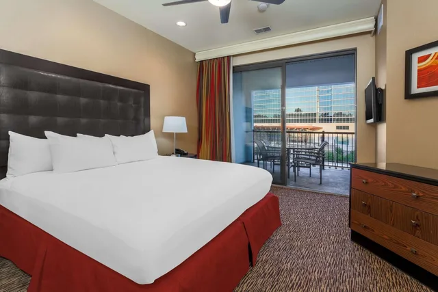 شقة سكنية بسريرين كينج بغرفتي نوم، Hilton Promenade At Branson Landing 1/10