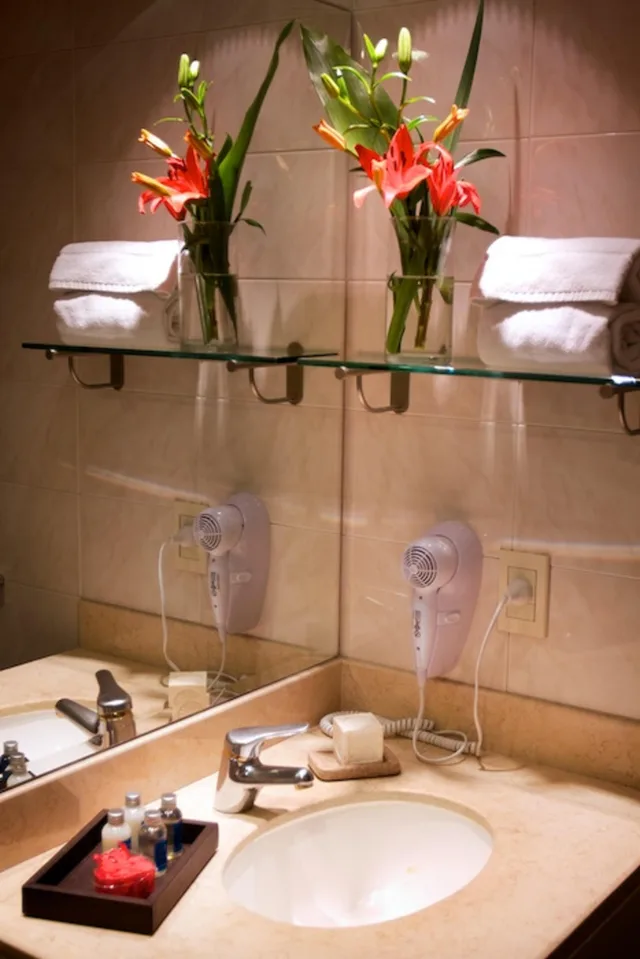 غرفة قياسية ثلاثية بحوض استحمام، ARGENTA TOWER HOTEL 4/4