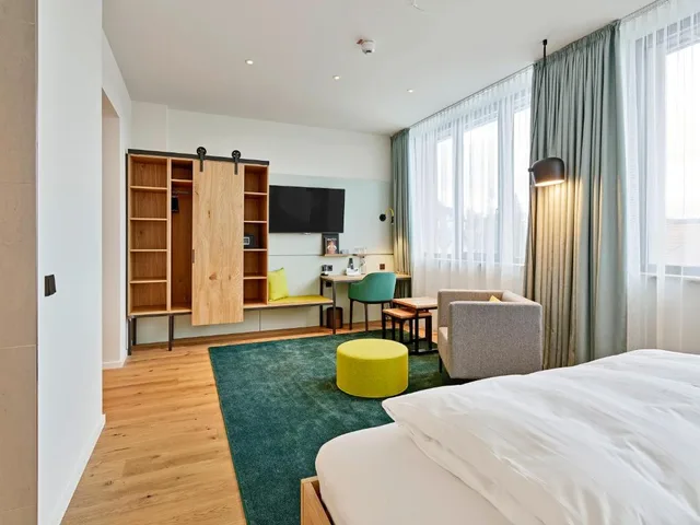 Superior, Double Bed, Hotel Federwerk 1/4