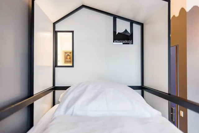 Bed in Shared 8 Bed Dormitory، The Circus Hostel 1/4