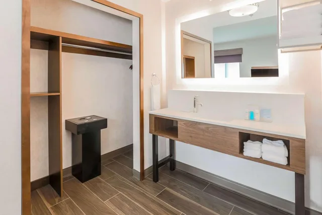 استوديو بسرير كينج مع أريكة لذوي الإعاقة، Hampton Inn & Suites Windsor - Sonoma Wine Country 4/5
