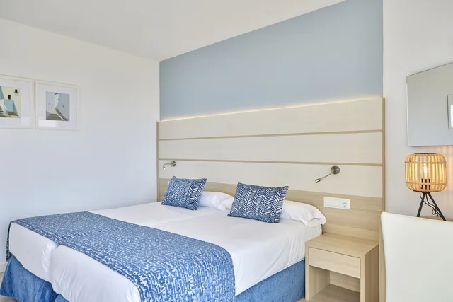 جناح جونيور بسريرين منفصلين بشرفة مع أريكة، Tomir Portals Suites - Adults Only (+16) 1/7