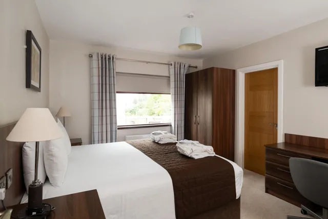 كوخ بـ3 غرف نوم، Roe Park Resort 3/6