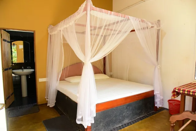 Standard, Double Bed, Pool View, Pool Side، Shiny Lakeside Resort 1/3