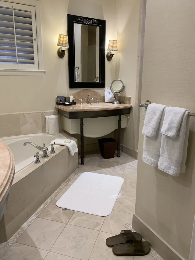 جناح بسرير كينج بإطلالة على الحديقة بجاكوزي، Fairmont Sonoma Mission Inn & Spa 4/4