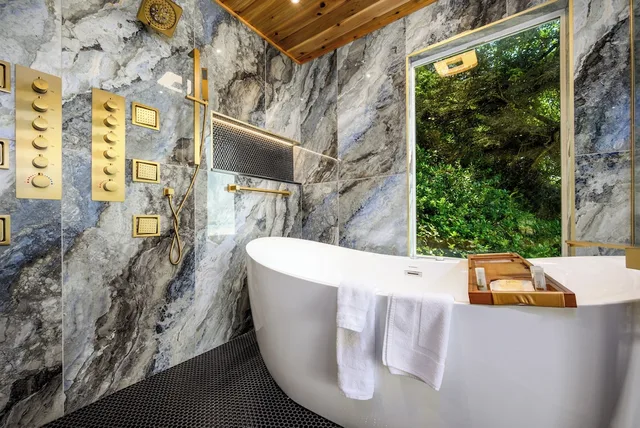 Luxury, Penthouse, 2 King Beds, Little Creek Cove 5/5