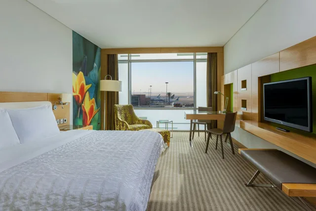 Room, King Bed, Club Floor، Le Meridien Cairo Airport 3/4