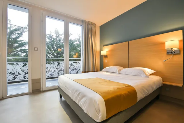غرفة قياسية ثلاثية بسرير كوين، Hotel Vent d'Eden Park 1/1