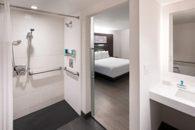 Aloft, King Bed، Aloft Sunnyvale 4/5
