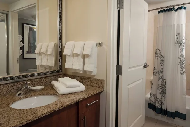 استوديو بسرير كينج مع أريكة، Residence Inn Fort Myers Sanibel 2/2