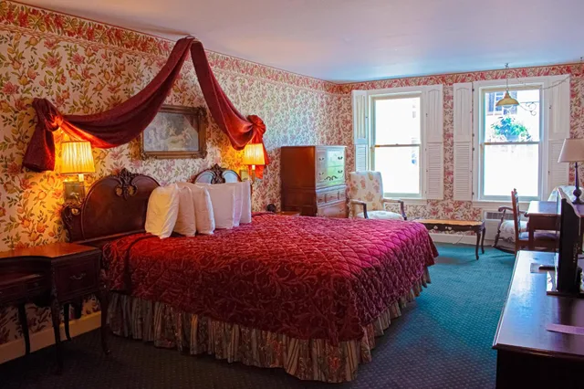 غرفة بسرير كينج بجاكوزي، Murray Hotel 1/5