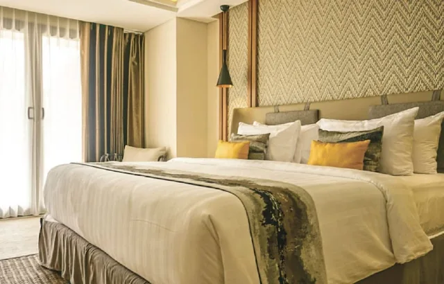 غرفة بريميير بسرير كينج بإطلالة على الجبل، Louis Kienne Resort Senggigi 2/7