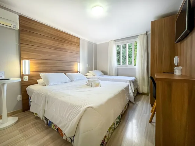غرفة ديلوكس رباعية بسرير مزدوج وسريرين منفصلين، Pousada Viena 6/10