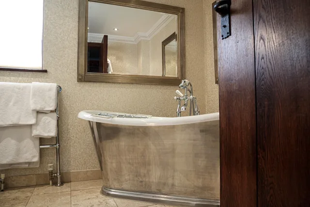 جناح سوبيريور بسرير كينج، Langshott Manor 4/4