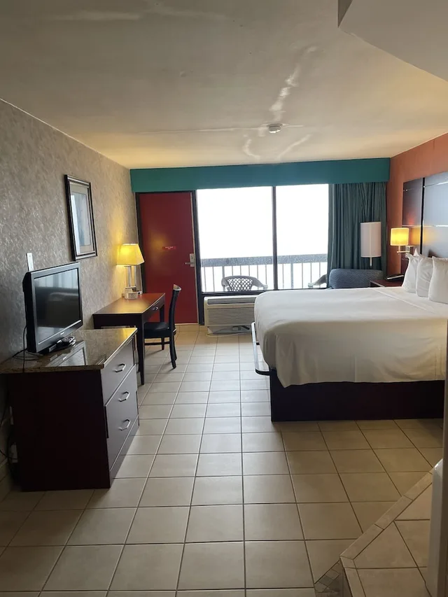 غرفة ديلوكس مفردة بسرير كينج، The Breakers Resort Inn 2/10
