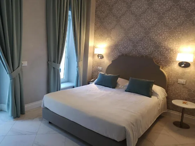 Superior, Double Bed, Hotel Altavilla 2/5