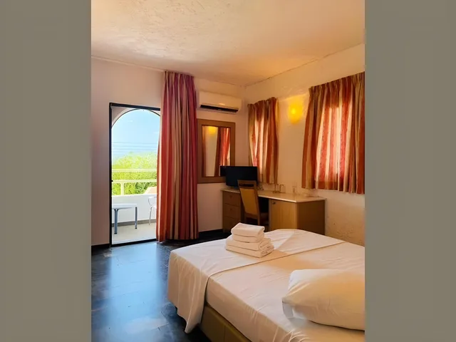 Room, Triple, Karteros Hotel 1/1