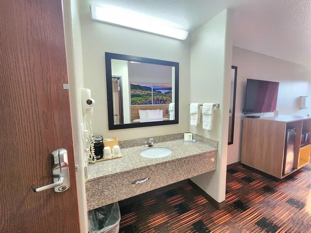 غرفة بسرير كينج لذوي الإعاقة، Days Inn by Wyndham Lumberton 10/10