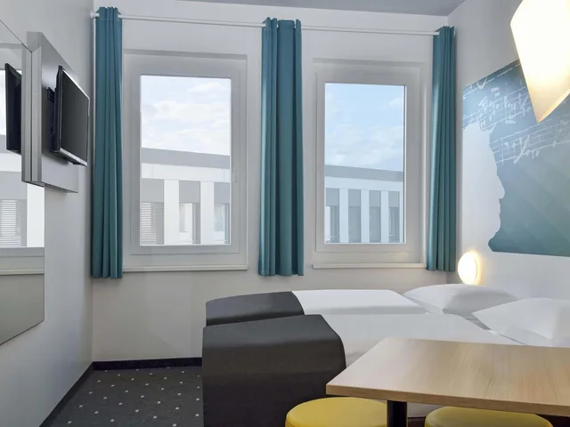 غرفة بسرير كوين، B&B Hotel Halle (Saale) 1/1