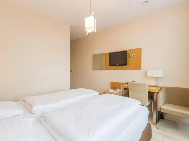 غرفة ديلوكس بسرير مزدوج بشرفة، Hotel Port 1/8