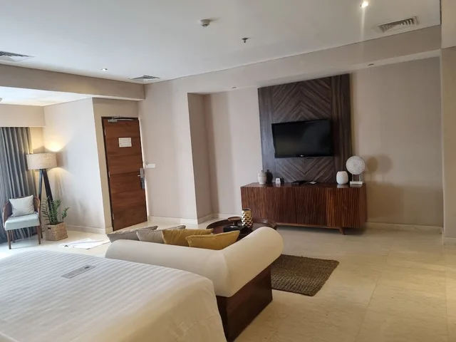 جناح تنفيذي بسرير كينج، Crystal Kuta Hotel 4/10