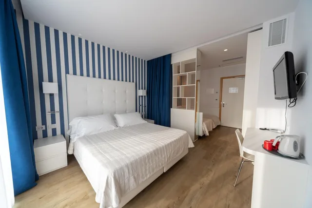 غرفة رباعية، Hotel Fedora 3/10