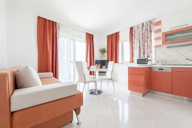 شقة بسرير كينج بإطلالة على البحر بغرفة نوم واحدة، Apartmani Nikolina 10/10