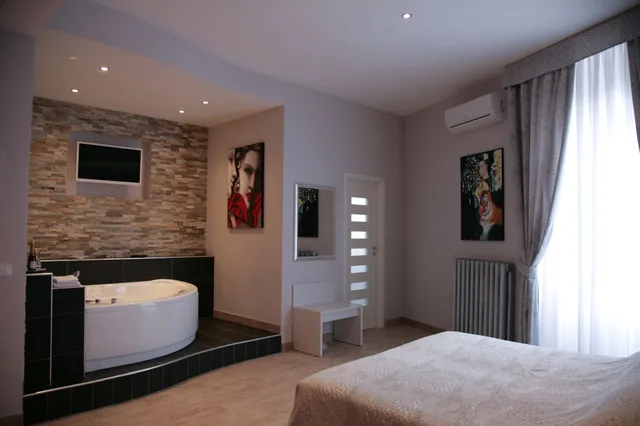 غرفة سوبيريور ثلاثية بسرير مزدوج وسرير فردي بجاكوزي، Five Rooms Rome 6/10