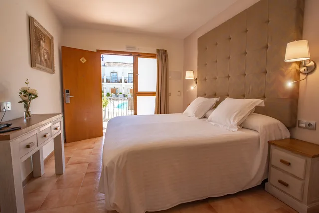 غرفة بسرير كوين، Paloma Blanca Boutique Hotel 1/3