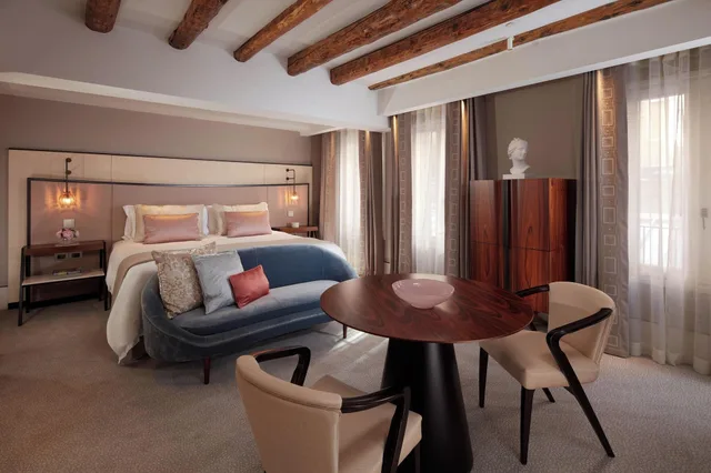غرفة سوبيريور ديلوكس بسرير كينج، The St. Regis Venice 5/7