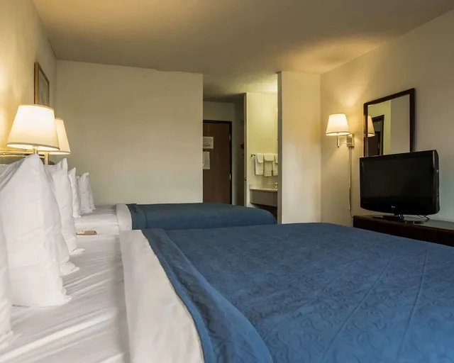 غرفة قياسية بسريرين كوين، Quality Inn Dundee, MI 4/5