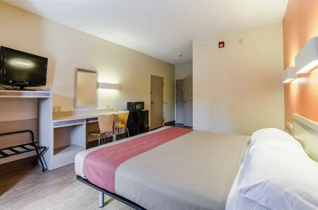 غرفة قياسية بسرير كينج لذوي الإعاقة، Motel6 Bristol, VA 6/10