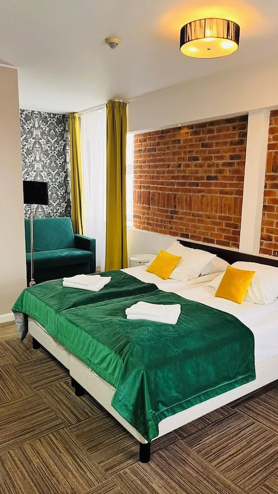 غرفة كومفورت ثلاثية بسريرين منفصلين مع أريكة، Hotel Artus 6/10
