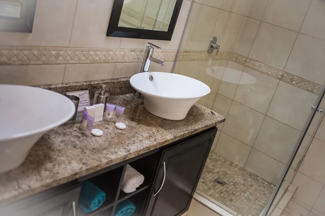 جناح شهر العسل بسرير بطابقين وسرير كوين بإطلالة على البحر، Aquamarine Guest House 7/8
