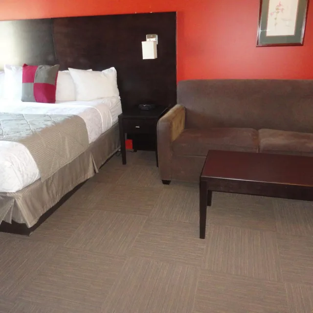 غرفة ديلوكس بسرير كينج، Super 8 By Wyndham West Kelowna Bc 1/6