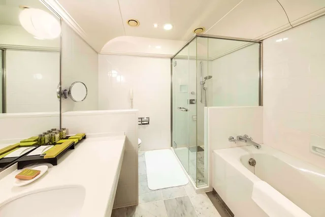 غرفة ديلوكس تنفيذية عائلية بأربعة أسرّة، Hilton Fukuoka Sea Hawk 6/7