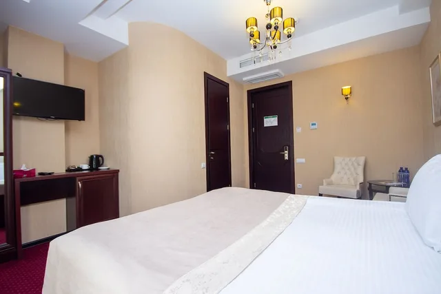 غرفة قياسية بسرير كوين بشرفة، Marionn Hotel 7/8