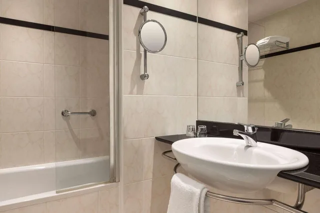 غرفة تنفيذية بسرير كينج، Vienna House by Wyndham Thuringer Hof Eisenach 7/10