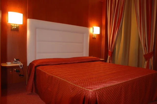 غرفة بسرير كينج، As Hotel Monza 3/5