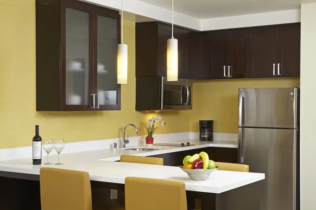 جناح بسرير كينج بغرفة نوم واحدة مع أريكة، Residence Inn by Marriott Los Angeles LAX/Century Boulevard 7/7