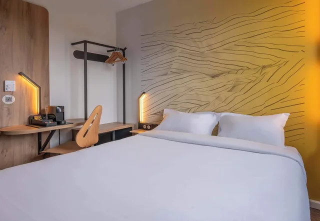 غرفة كومفورت بسرير مزدوج، B&B HOTEL Annecy Cran-Gevrier 1/2